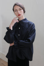 Load image into Gallery viewer, Poet Shirt - Japanese Wool Gauze | Black