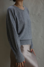 Load image into Gallery viewer, Raglan Crewneck Cashmere Sweater | Grey