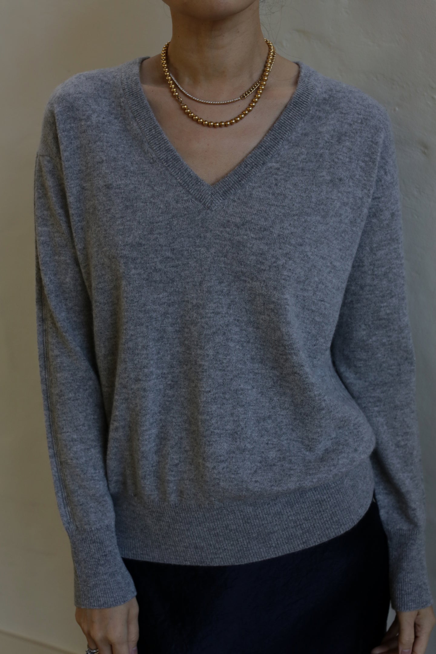 V-Neck Cashmere Sweater | Grey