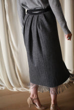 Load image into Gallery viewer, Men&#39;s Scarf Petal Skirt | Charcoal