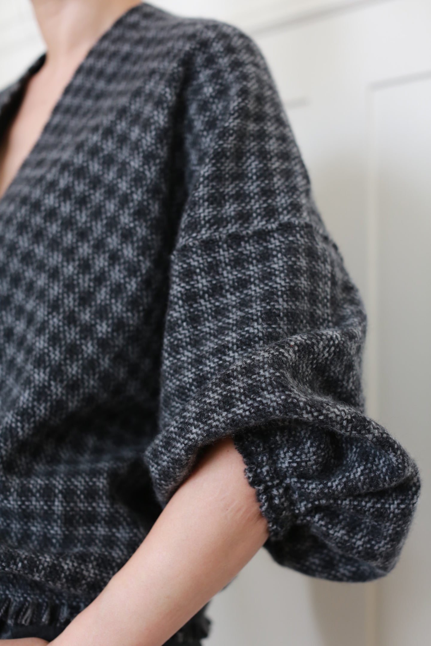 Cashmere House Cardi | Charcoal Houndstooth