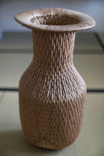 Load image into Gallery viewer, Antique Willow Vase