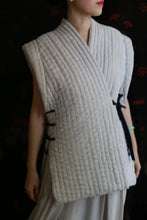 Load image into Gallery viewer, Vivada Quilted Kimono Vest